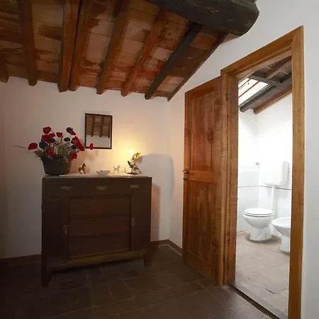 בית חווה Casina Della Burraia