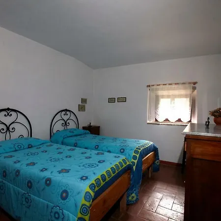 בית חווה Casina Della Burraia